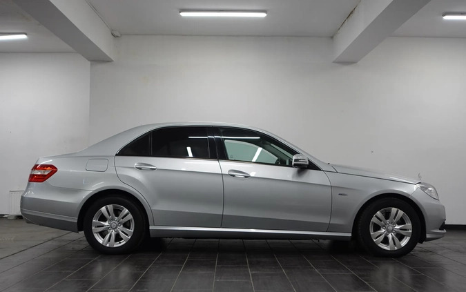 Mercedes-Benz Klasa E cena 49900 przebieg: 319107, rok produkcji 2009 z Niemodlin małe 742